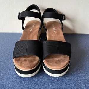 Tom’s Diana Wedge Sandal Size 11